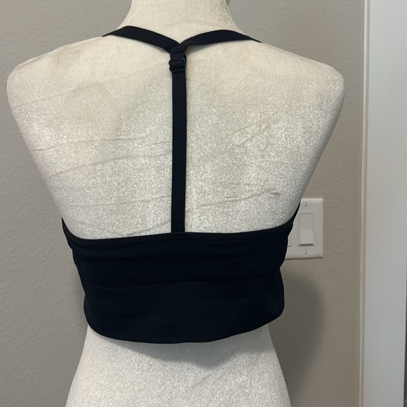 Under Armour Sports Bra - Picture 3 of 5